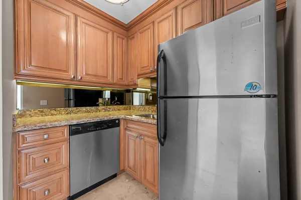 $2,200,000 | 4600 North Ocean Drive, Unit 605, Riviera Beach, FL 33404