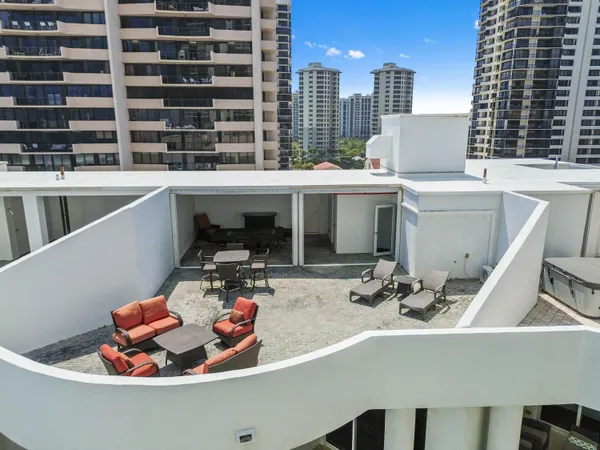 $2,200,000 | 4600 North Ocean Drive, Unit 605, Riviera Beach, FL 33404