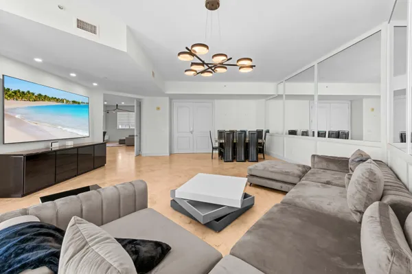 $2,200,000 | 4600 North Ocean Drive, Unit 605, Riviera Beach, FL 33404