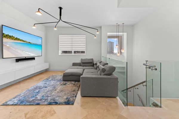 $2,200,000 | 4600 North Ocean Drive, Unit 605, Riviera Beach, FL 33404