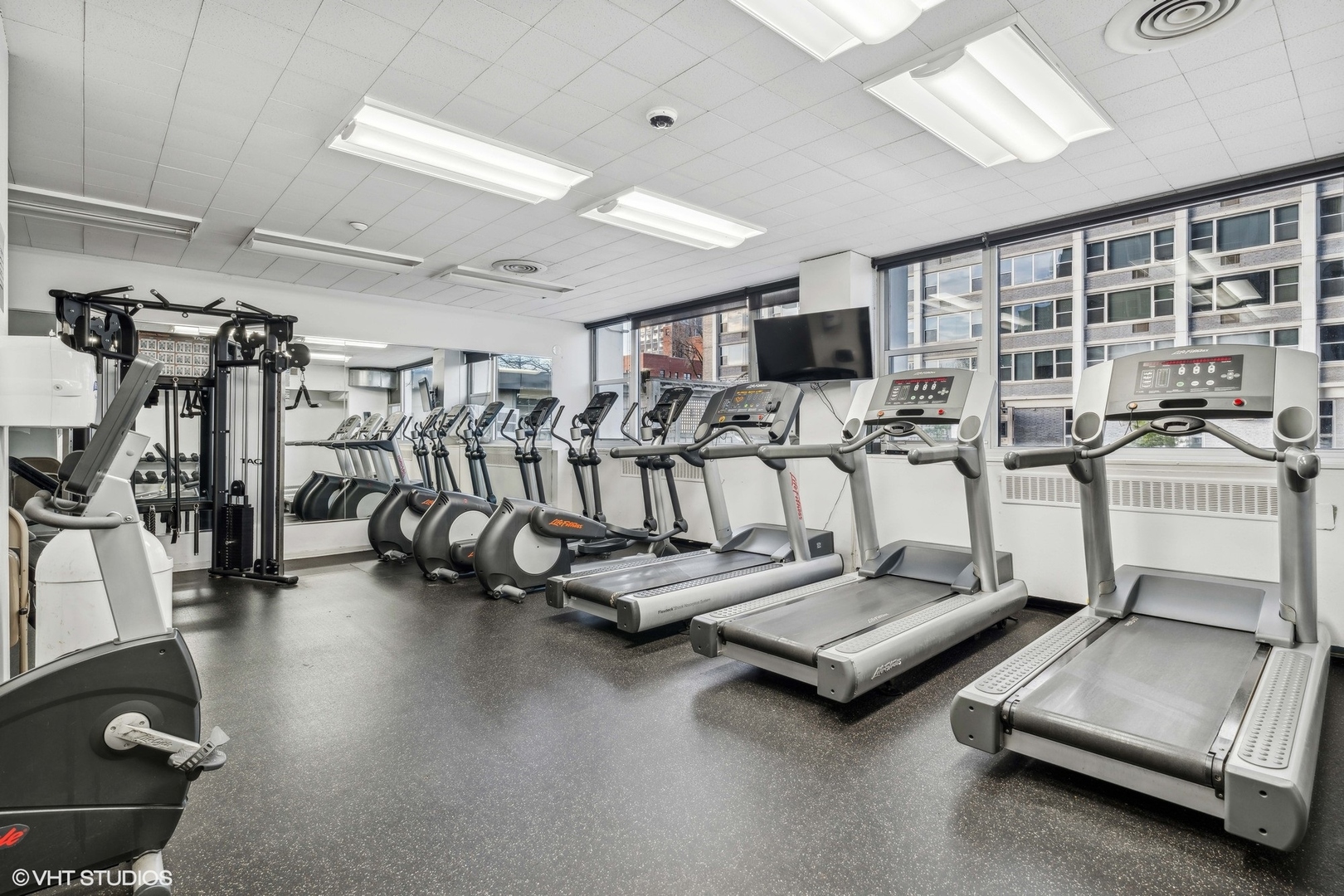 4250 North Marine Drive, Unit 1013 Chicago, IL 60613 - Photo 16 of 16 Gallery Image 16