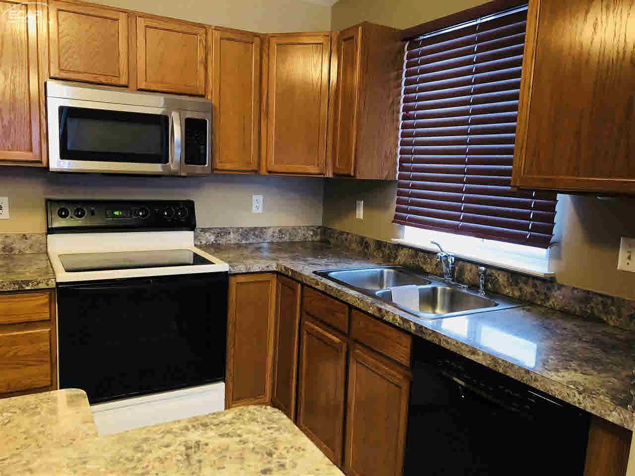 9567 Timber Ridge Drive Grand Blanc, MI 48439 - Photo 6 of 14 21411206-5.JPG