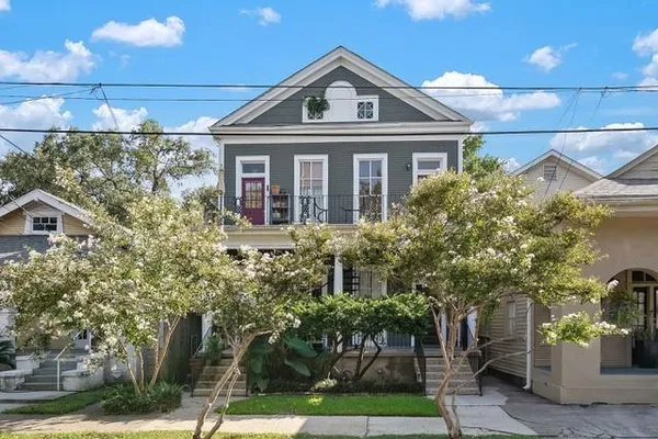 $1,700 | 6304 Magazine Street, Unit 2A, New Orleans, LA 70118