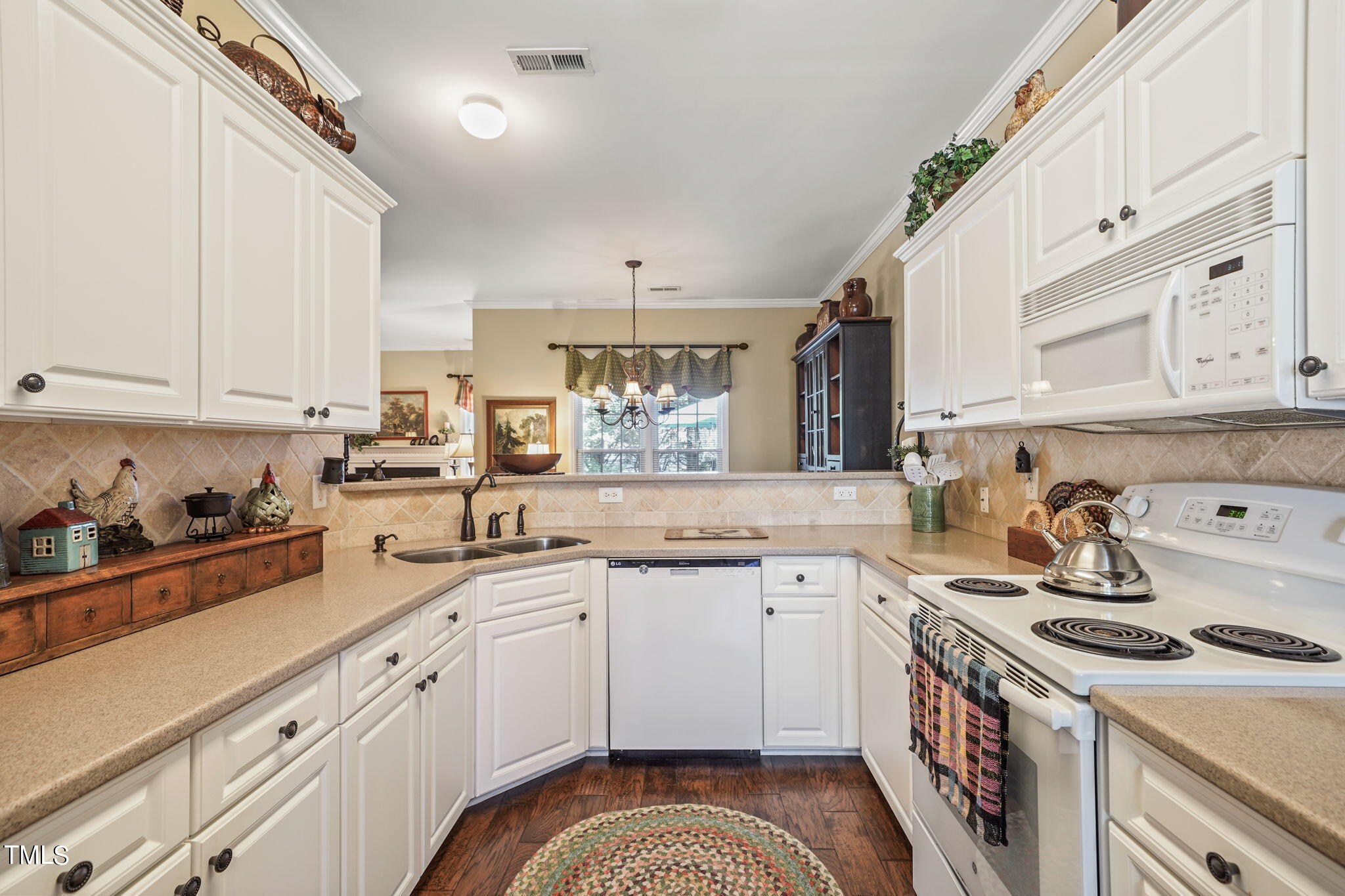 8200 Hempshire Place, Unit 103 Raleigh, NC 27613 - Photo 7 of 28 18-web-or-mls-DSC06892