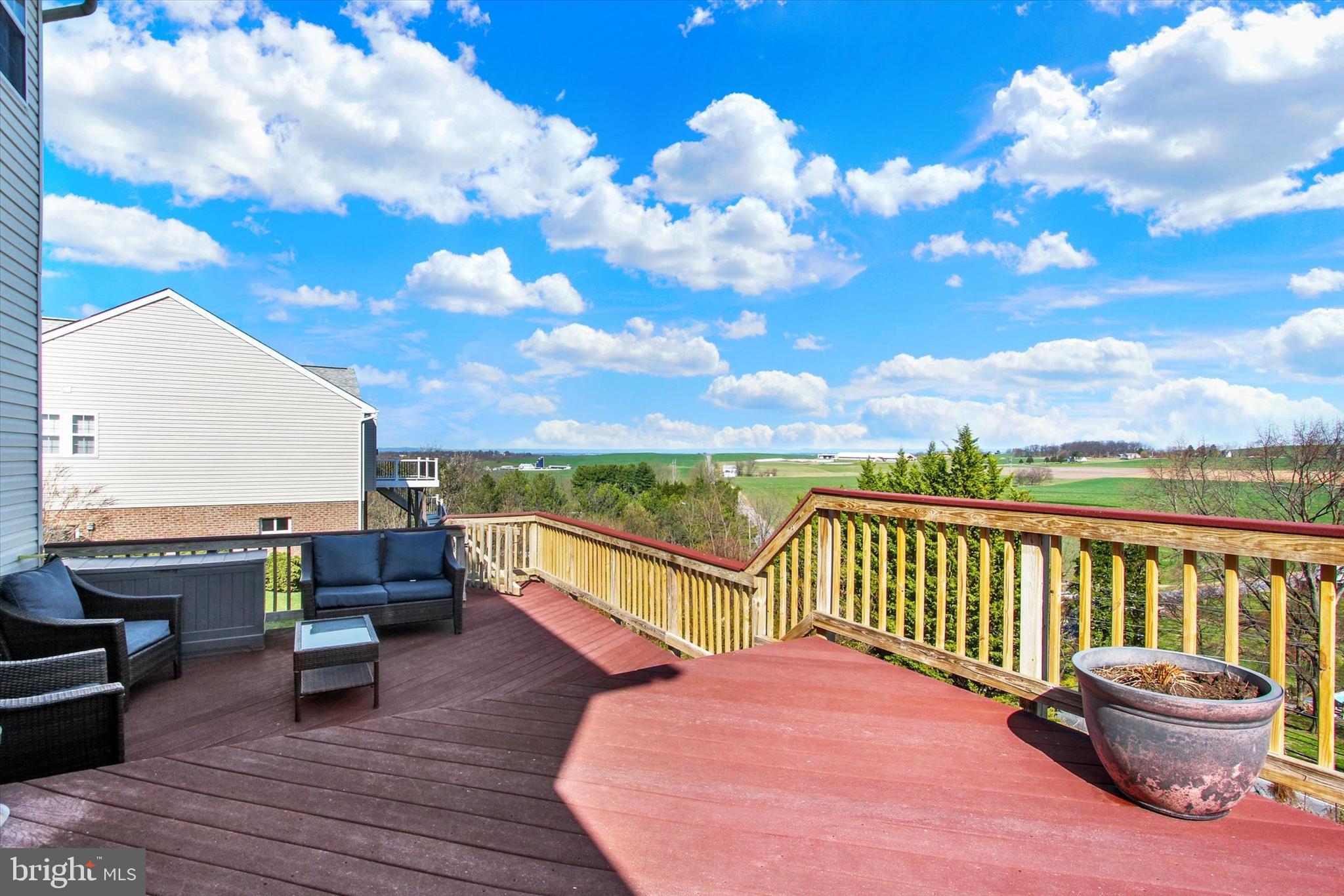 123 Colton Court Smithsburg, MD 21783 - Photo 42 of 60 a balcony with view of city