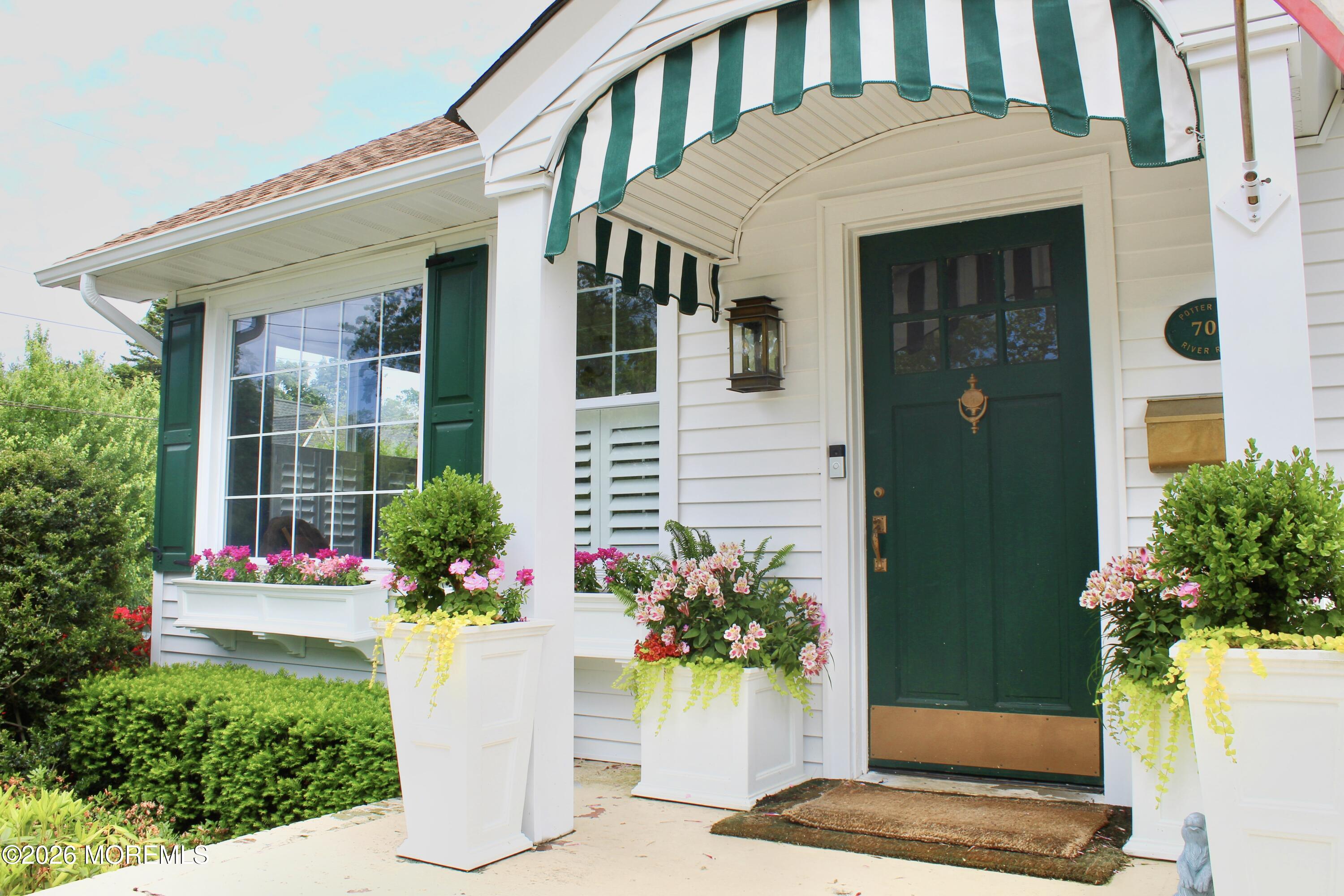 702 River Road Fair Haven, NJ 07704 - Photo 27 of 29 Front Porch