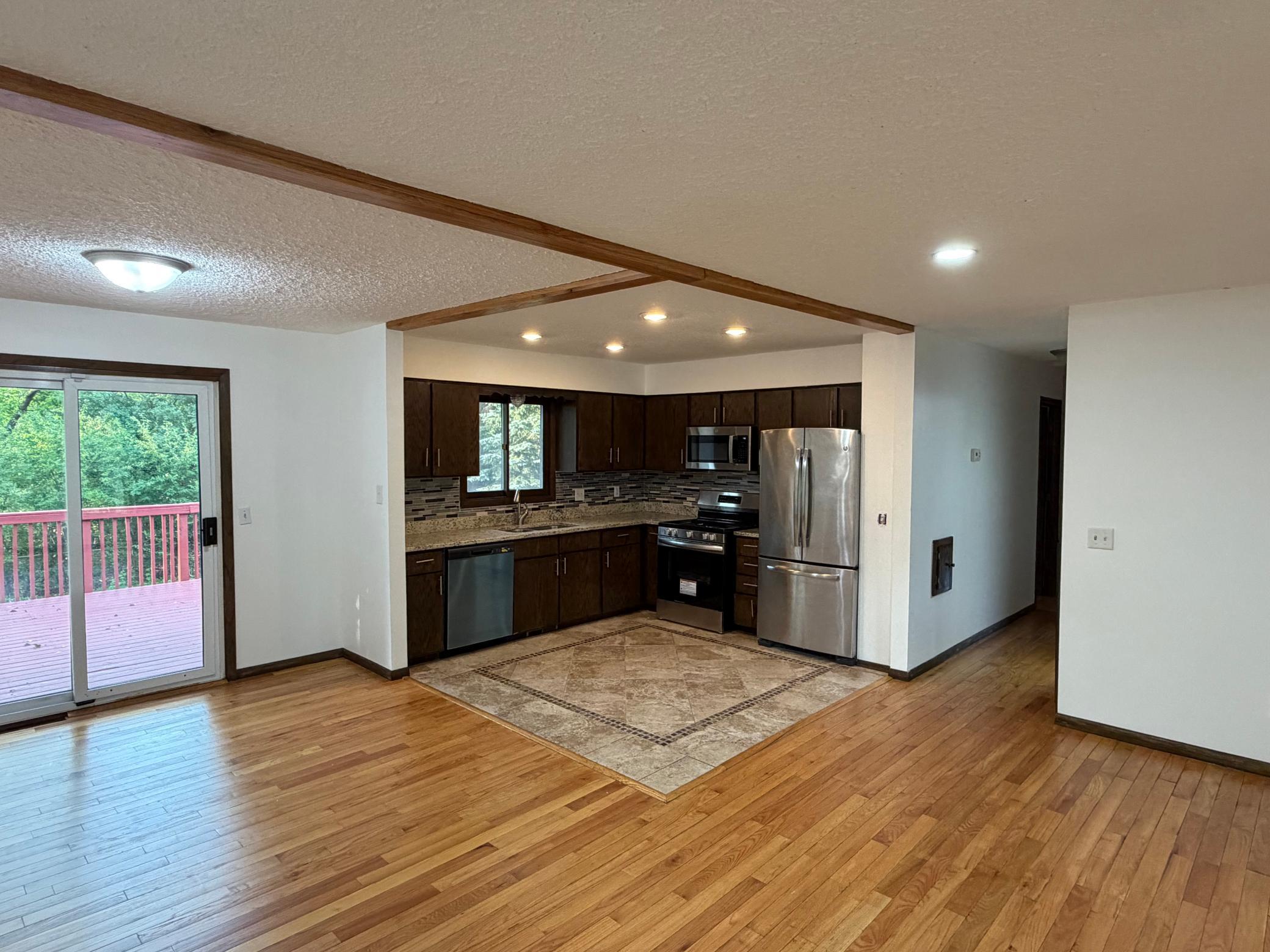 404 Cimarron Road Apple Valley, MN 55124 - Photo 8 of 24