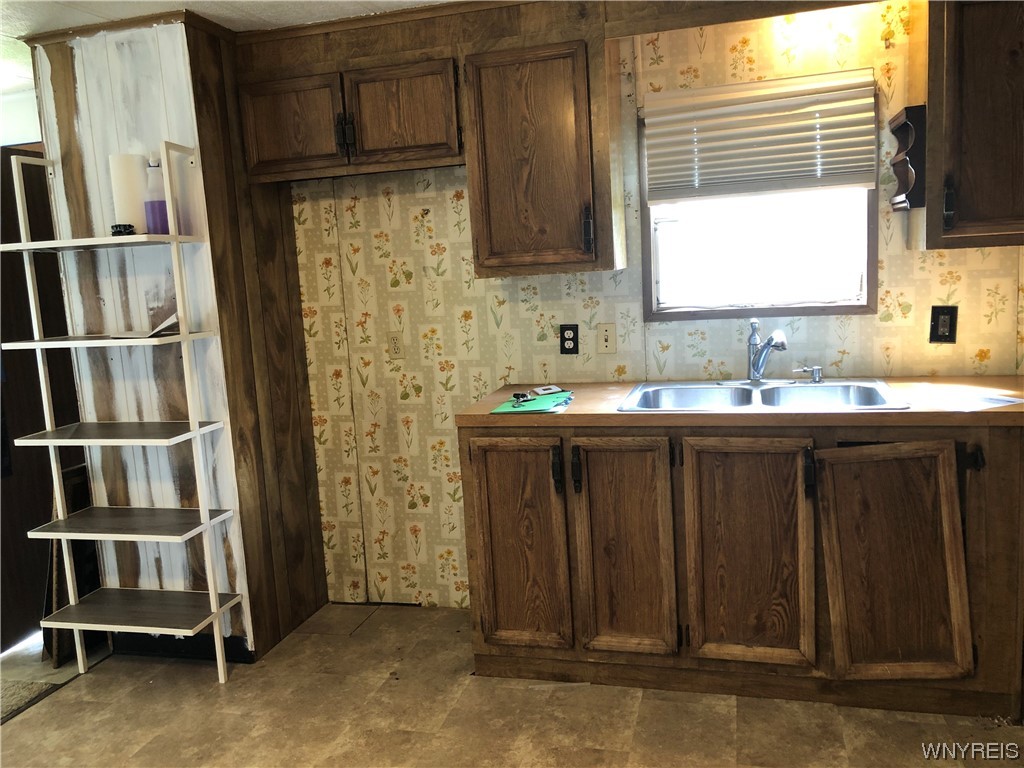 6035 South Transit Road, Unit 249 Lockport Town, NY 14094 - Photo 5 of 6