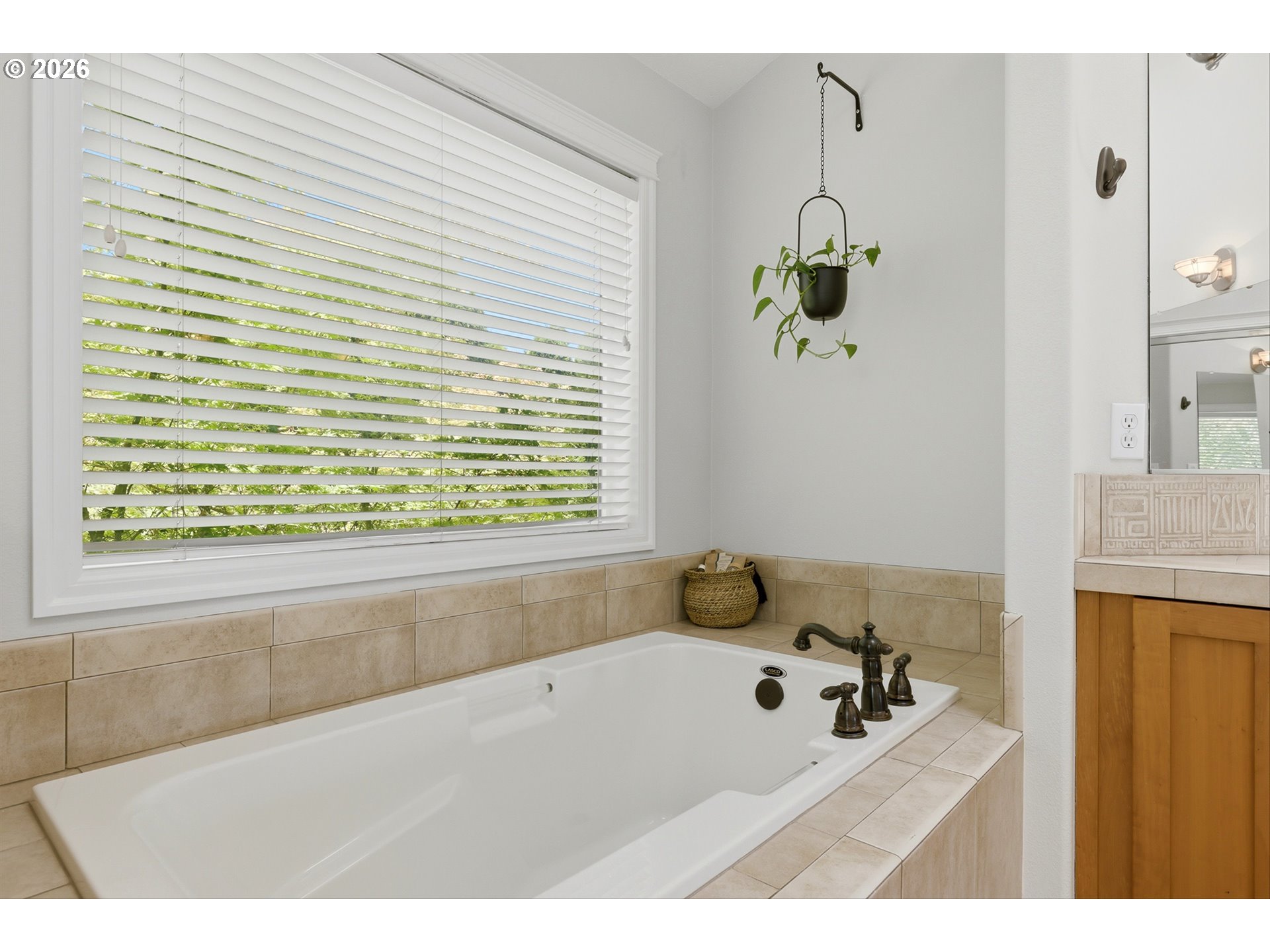 2237 Northwest Utah Court Camas, WA 98607 - Photo 26 of 47 En Suite Bathroom