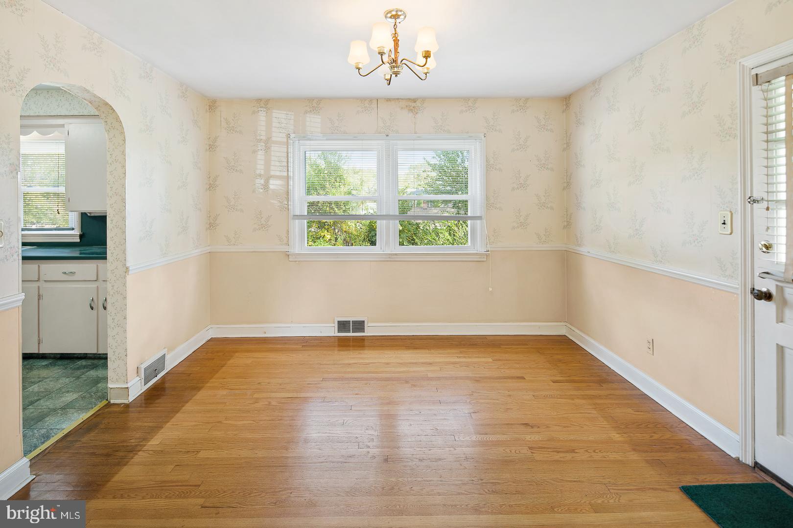 121 Coleman Road Hamilton, NJ 08690 - Photo 5 of 25