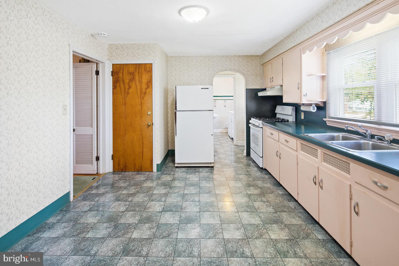 121 Coleman Road Hamilton, NJ 08690 - Photo 7 of 25