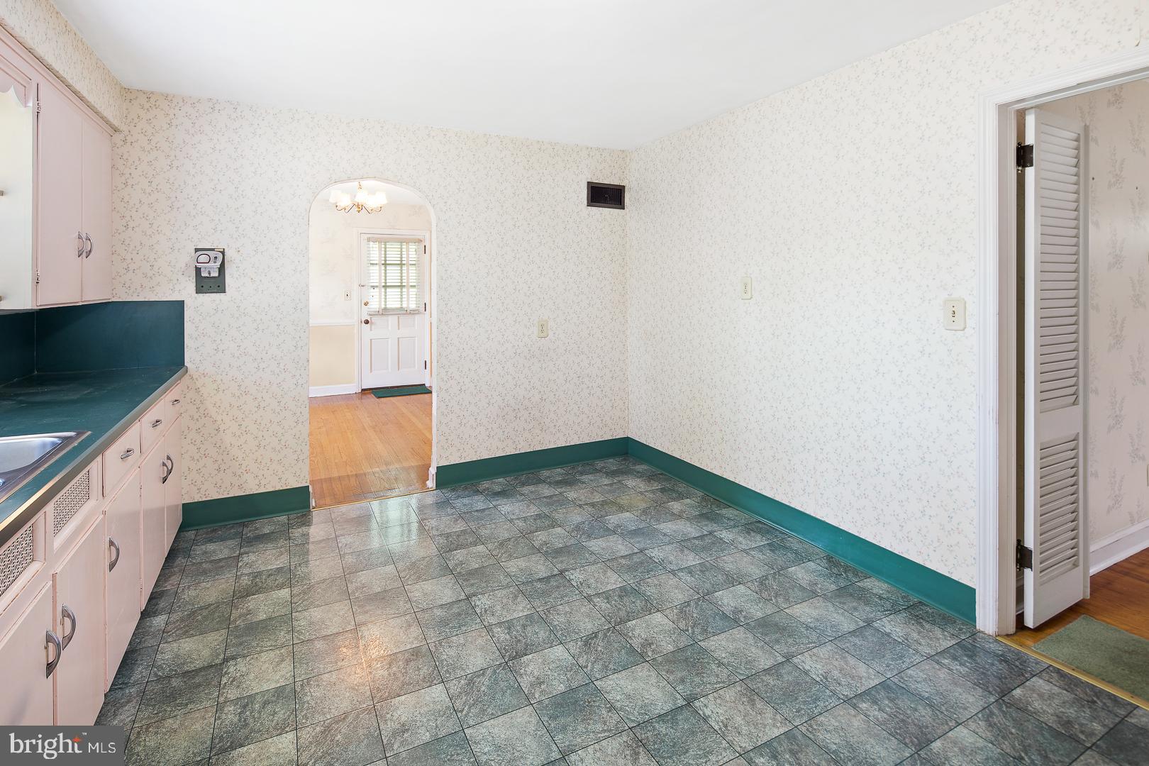 121 Coleman Road Hamilton, NJ 08690 - Photo 8 of 25