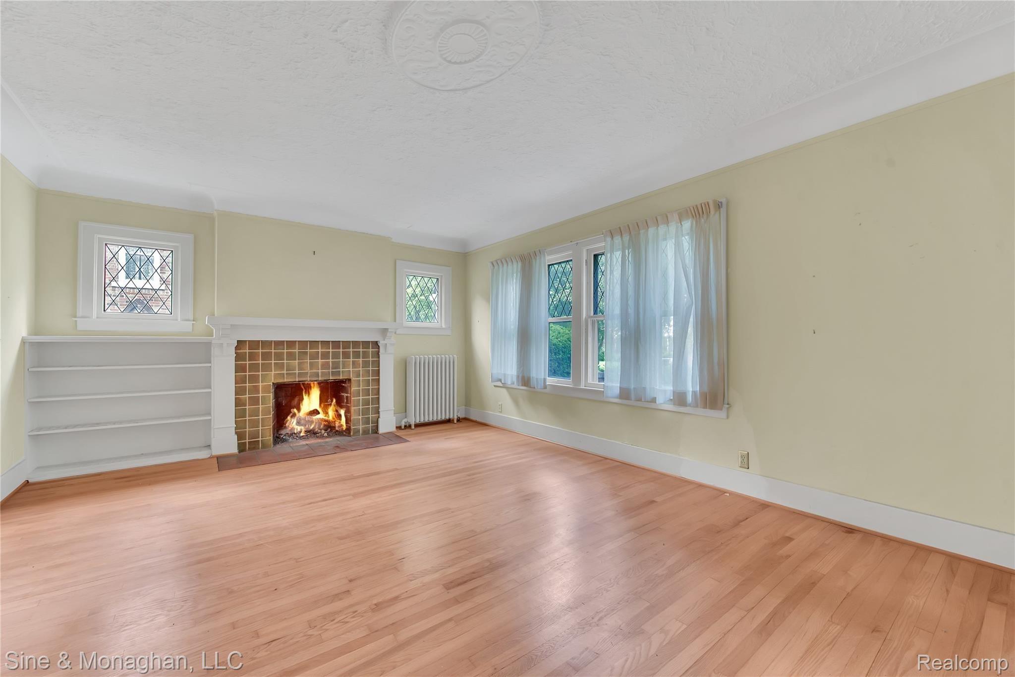 709 Fisher Road Grosse Pointe, MI 48230 - Photo 4 of 29 709 Fisher - HD Drone Photography-13.jpg