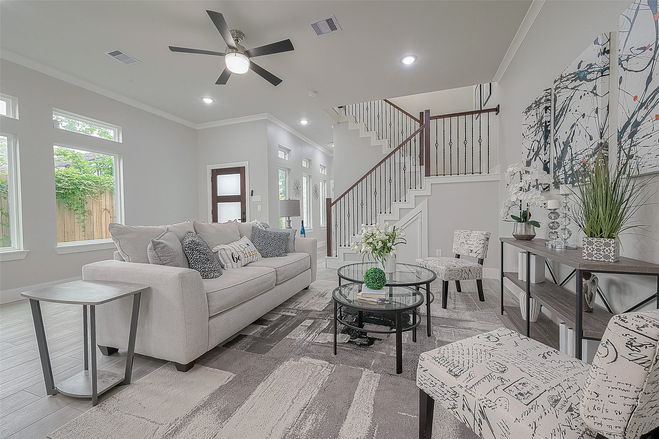 7108 St Augustine Street Houston, TX 77021 - Photo 10 of 21 a living room with furniture and a chandelier