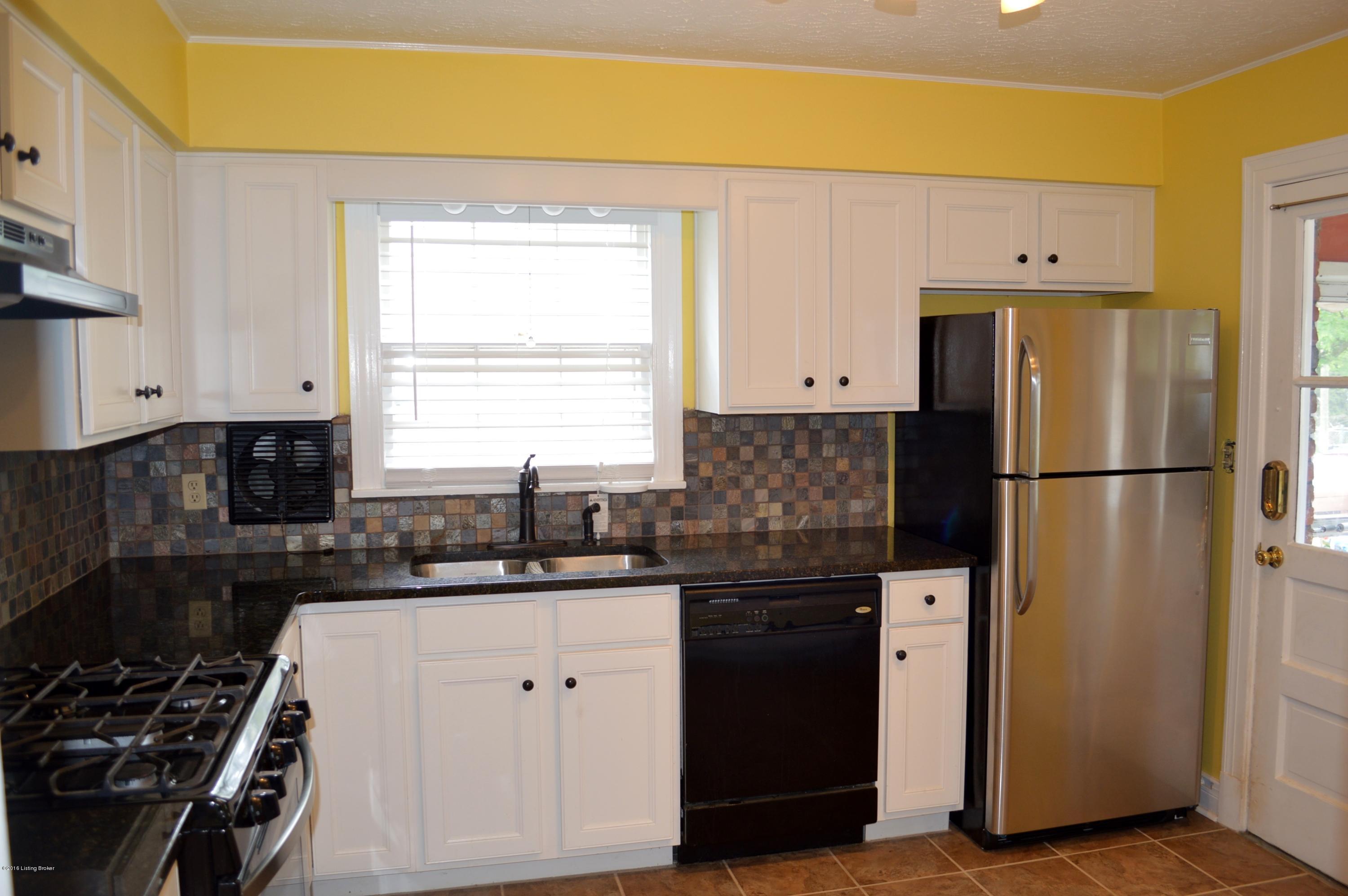 224 Tyne Road Louisville, KY 40207 - Photo 9 of 19 Wow! Remodeled Kitchen