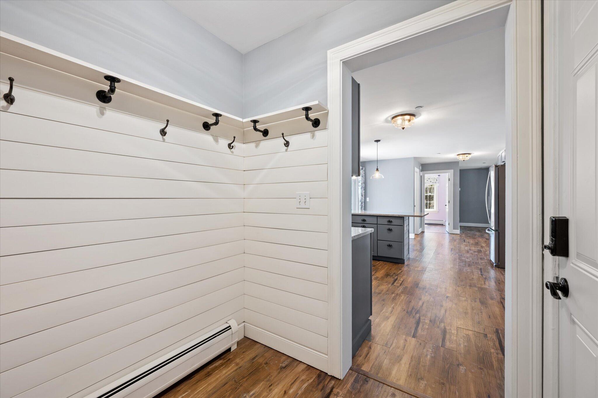 13 Poplar Ridge Road Gray, ME 04039 - Photo 17 of 63 17-Mudroom