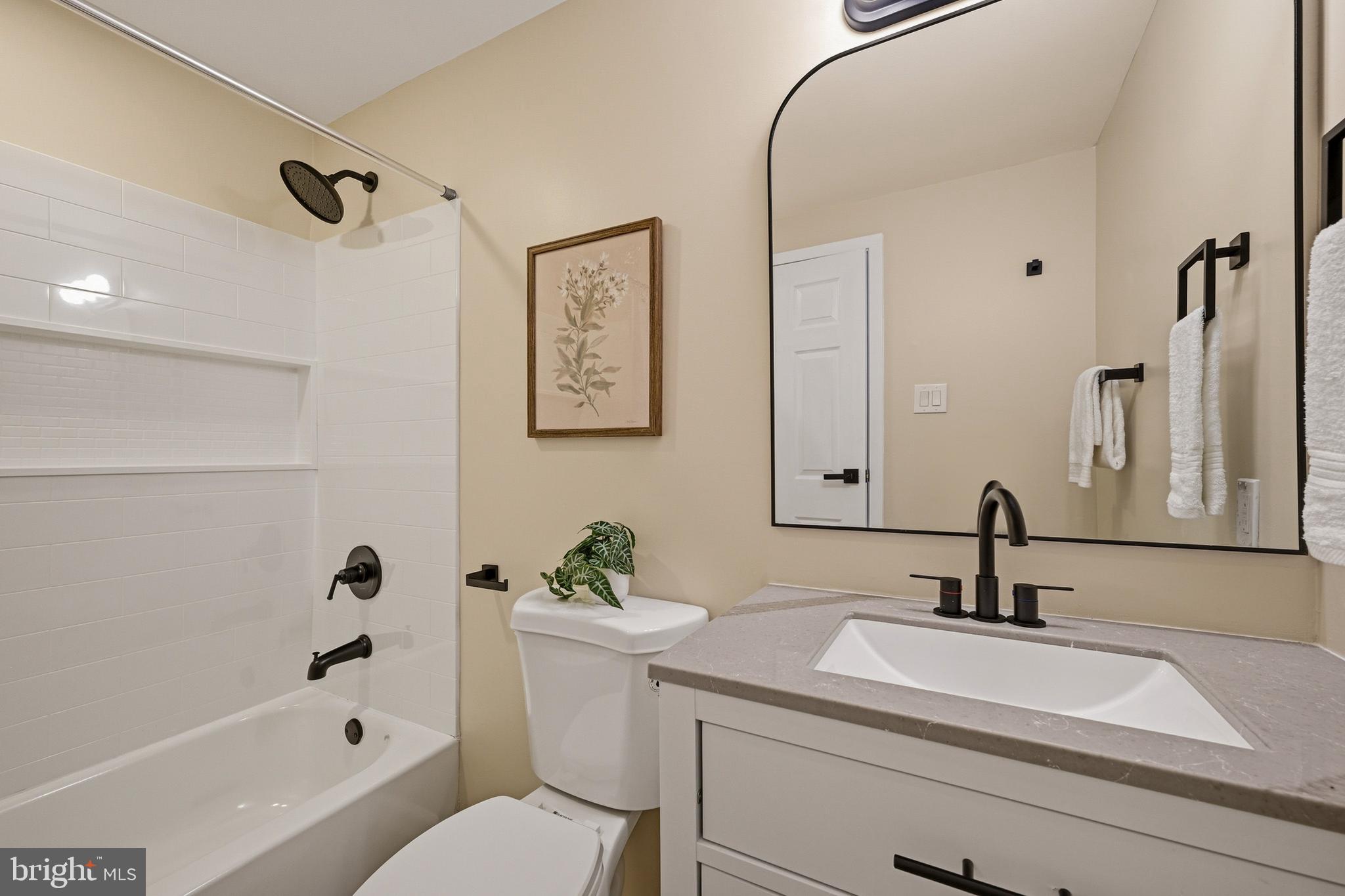 1527 Everlea Road Marriottsville, MD 21104 - Photo 36 of 70 Full bathroom on top floor