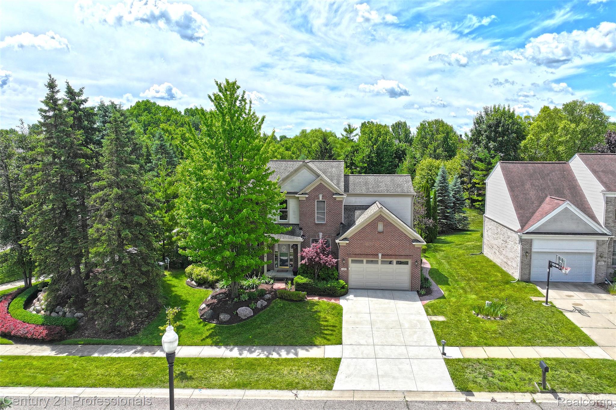 1892 Ring Neck Drive Rochester, MI 48307 - Photo 42 of 47 Sidewalks!