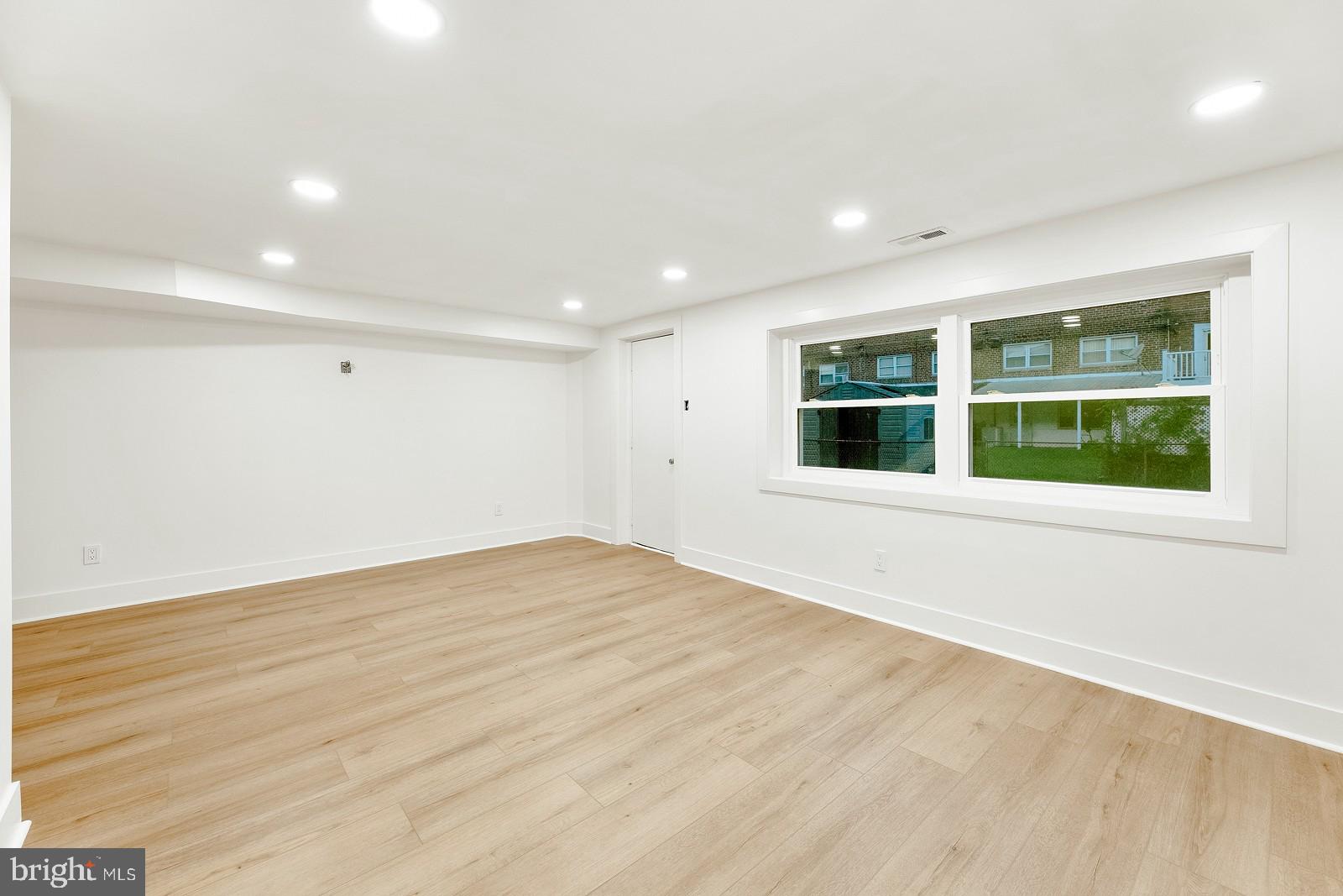 12608 Medford Road Philadelphia, PA 19154 - Photo 29 of 34 Gallery Image 29