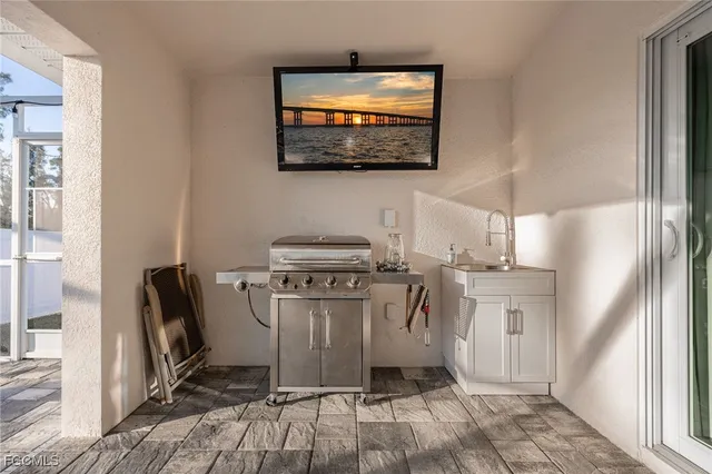 $759,000 | 2130 Southwest 17th Avenue, Cape Coral, FL 33991