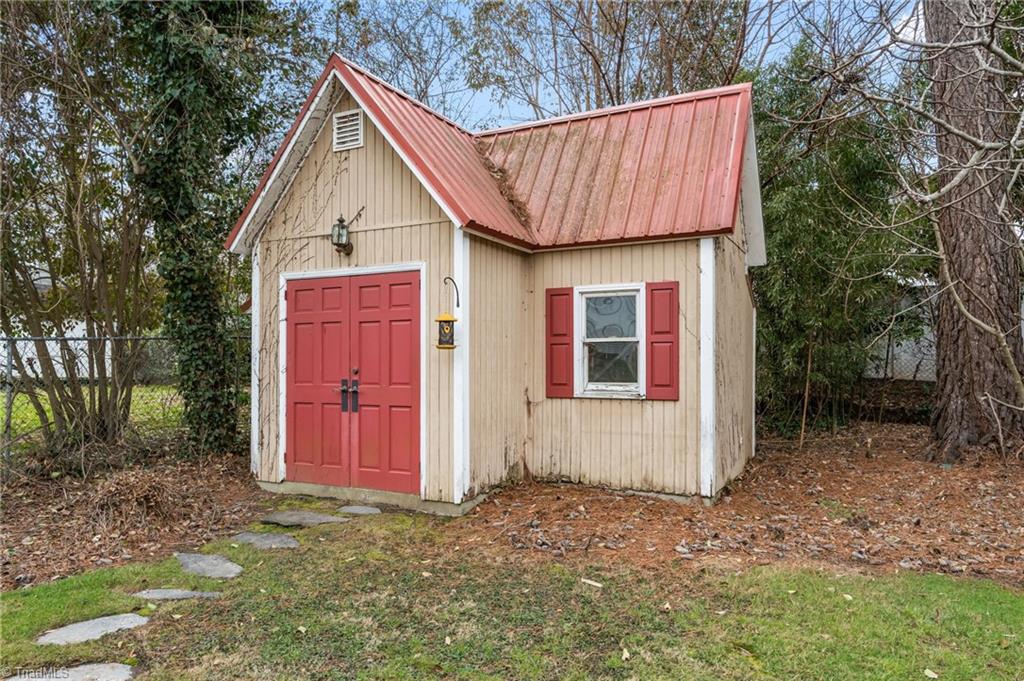 443 West Lexington Avenue High Point, NC 27262 - Photo 33 of 49