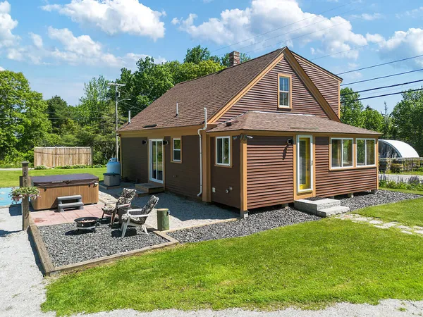 $365,000 | 402 Waldoboro Road, Friendship, ME 04547