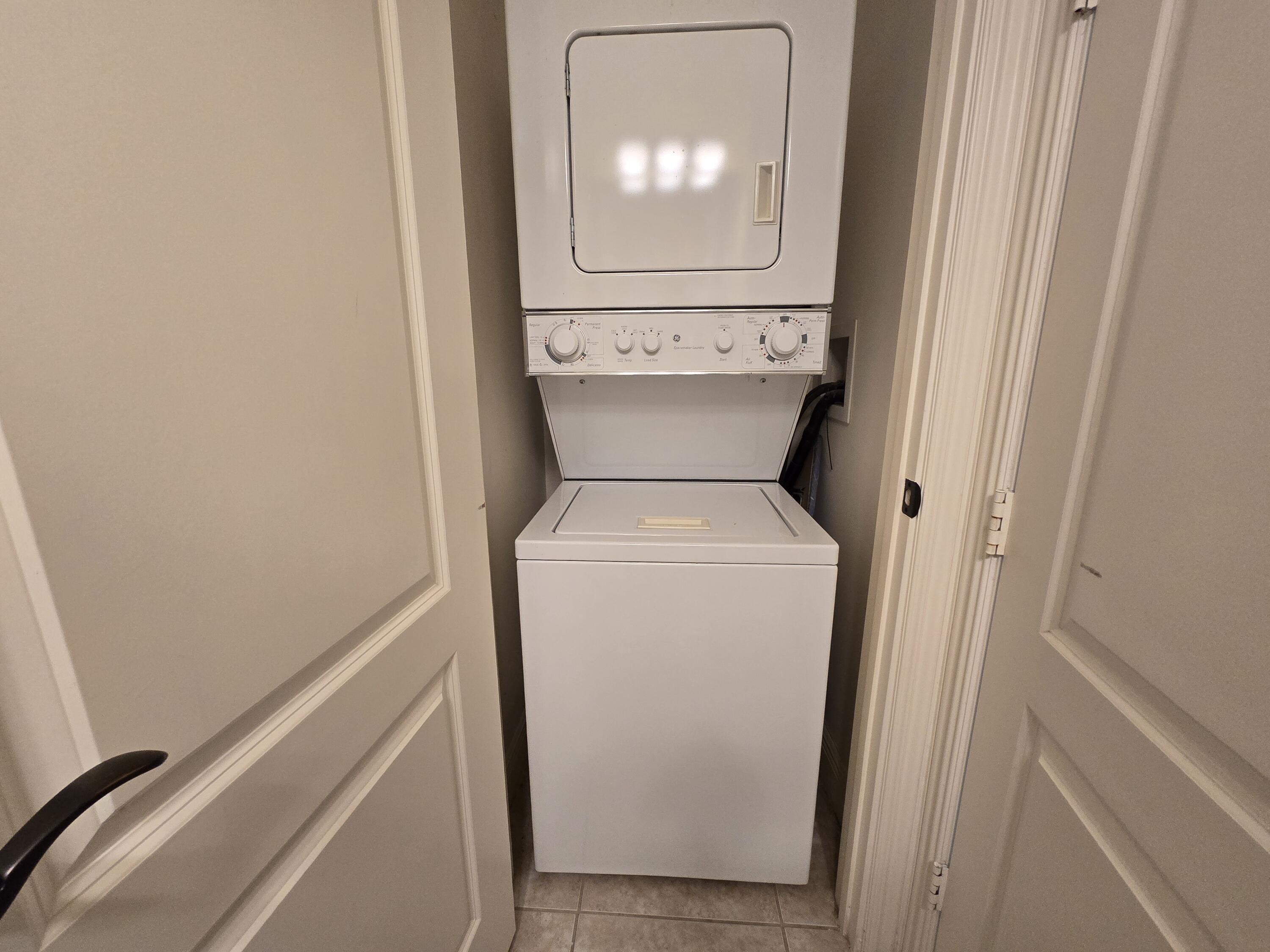 108 Spikerush Road Jupiter, FL 33458 - Photo 26 of 37 Retreat Laundry
