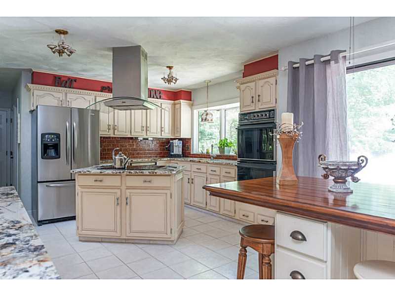 194 Franklin Road Scituate, RI 02825 - Photo 4 of 25 Kitchen.