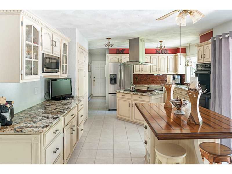 194 Franklin Road Scituate, RI 02825 - Photo 7 of 25 Kitchen.