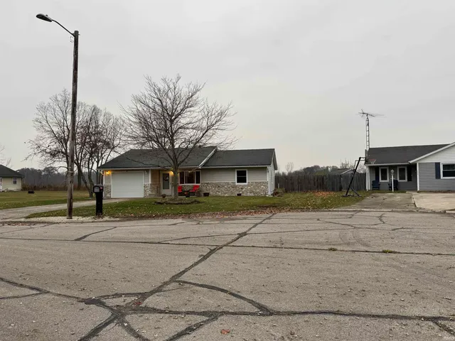 $140,000 | 394 West Delaware Court, Albany, IN 47320