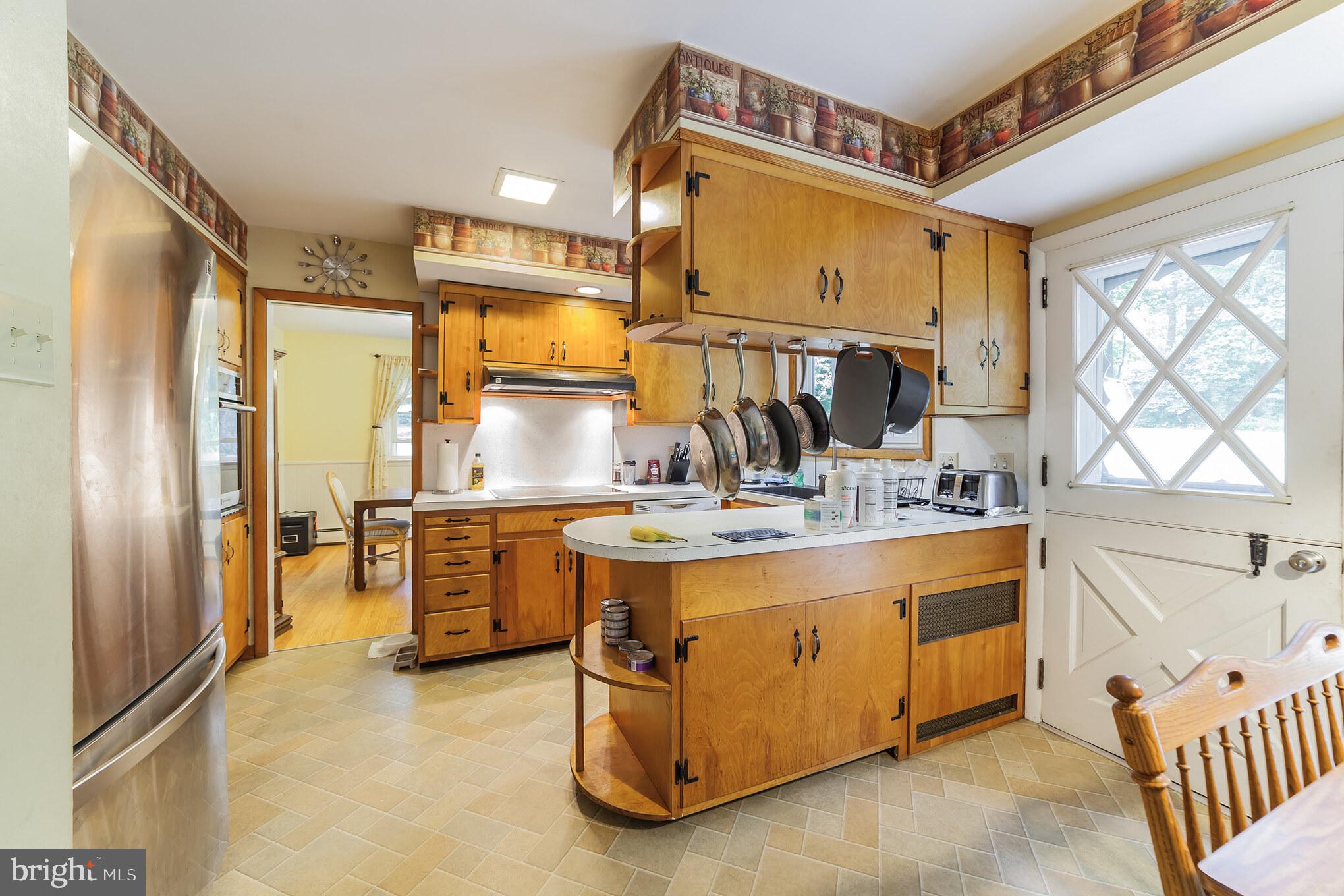 117 Crestview Road Phoenixville, PA 19460 - Photo 11 of 32 Kitchen
