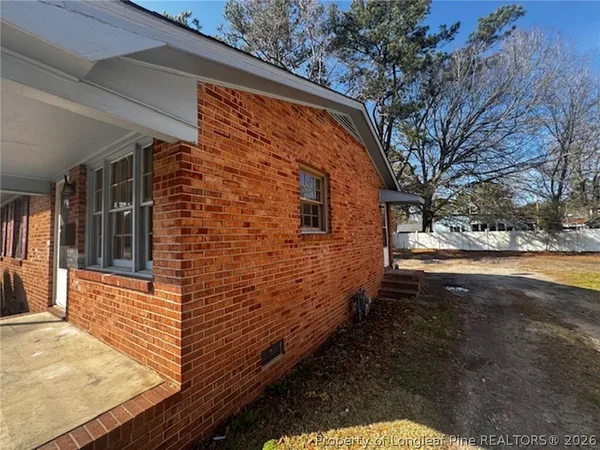 $950 | 207 East 15th Street, Lumberton, NC 28358