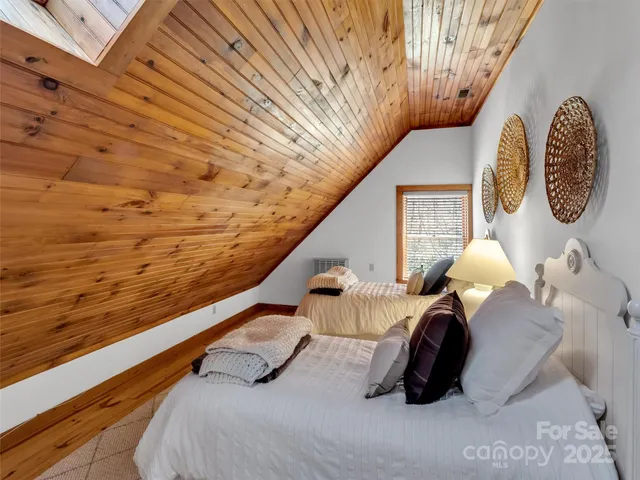 $1,050,000 | 7810 Little Snowbird Road, Robbinsville, NC 28771