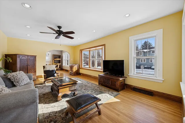 $725,000 | 175 Berteau Avenue, Elmhurst, IL 60126