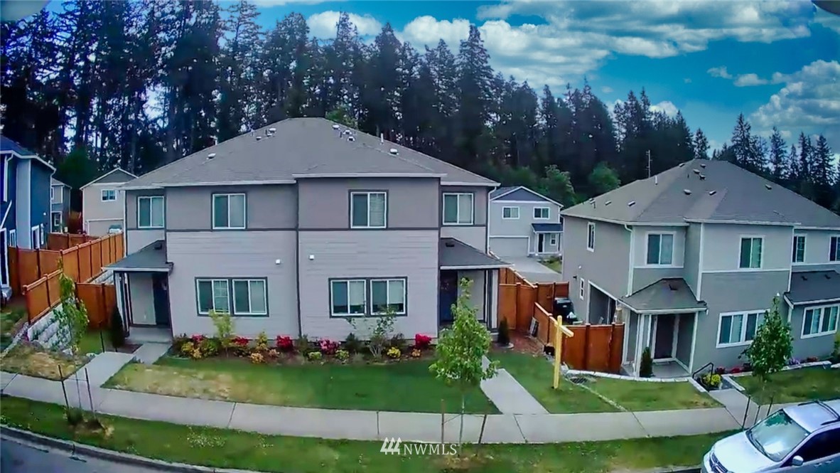 1114 Swan Loop DuPont, WA 98327 - Photo 2 of 39 Gallery Image 2