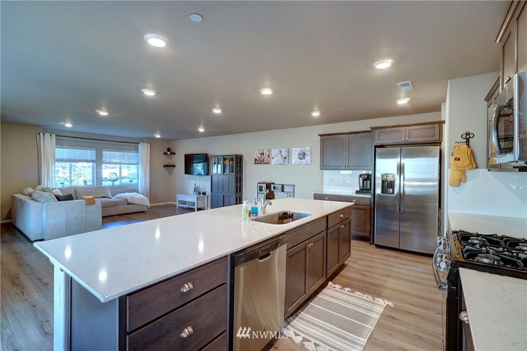 1114 Swan Loop DuPont, WA 98327 - Photo 11 of 39 Gallery Image 11