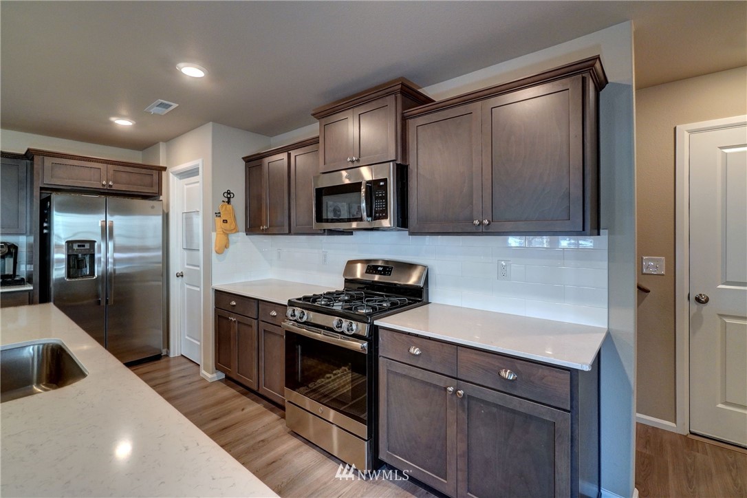 1114 Swan Loop DuPont, WA 98327 - Photo 13 of 39 Gallery Image 13