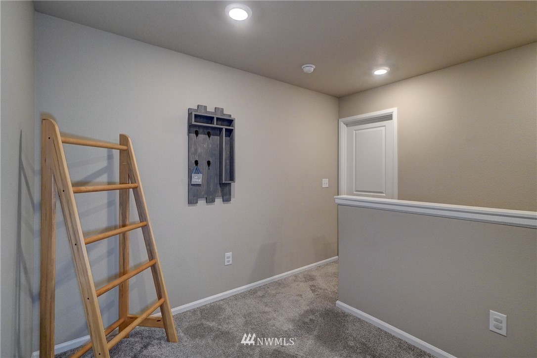 1114 Swan Loop DuPont, WA 98327 - Photo 18 of 39 Gallery Image 18