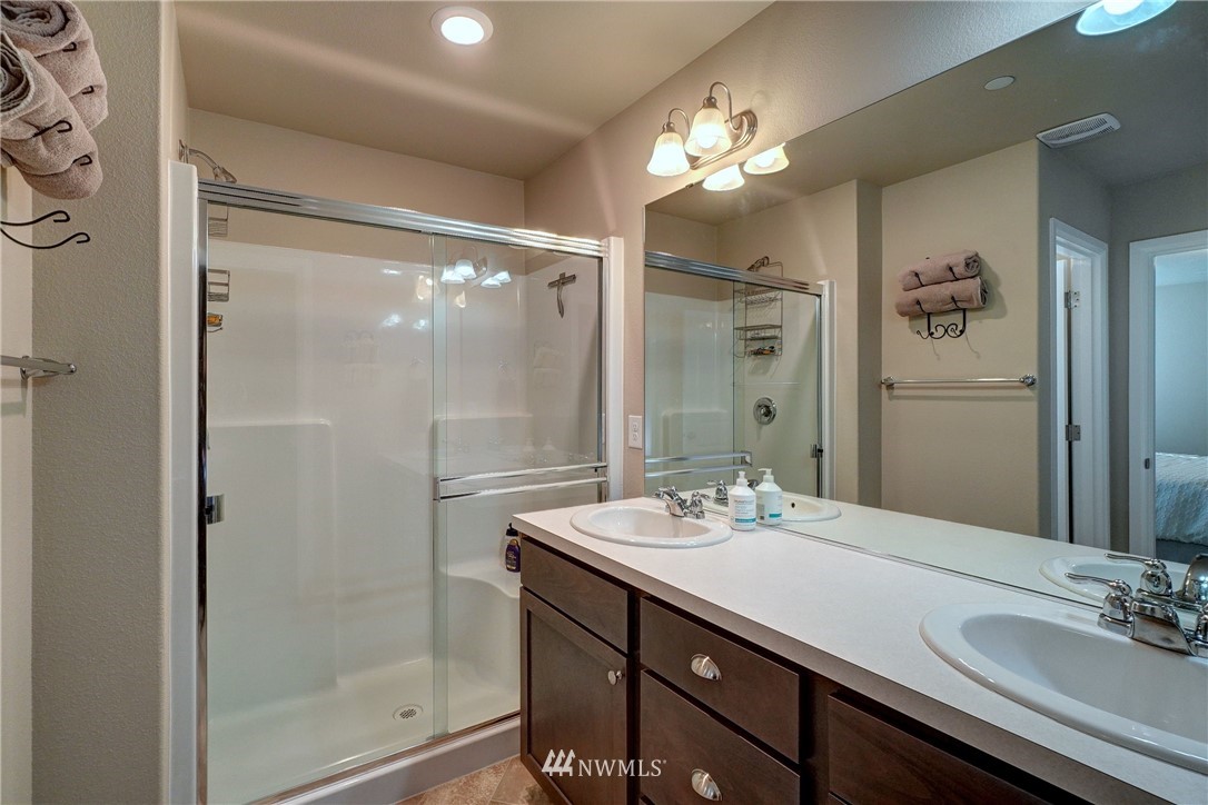 1114 Swan Loop DuPont, WA 98327 - Photo 22 of 39 Gallery Image 22
