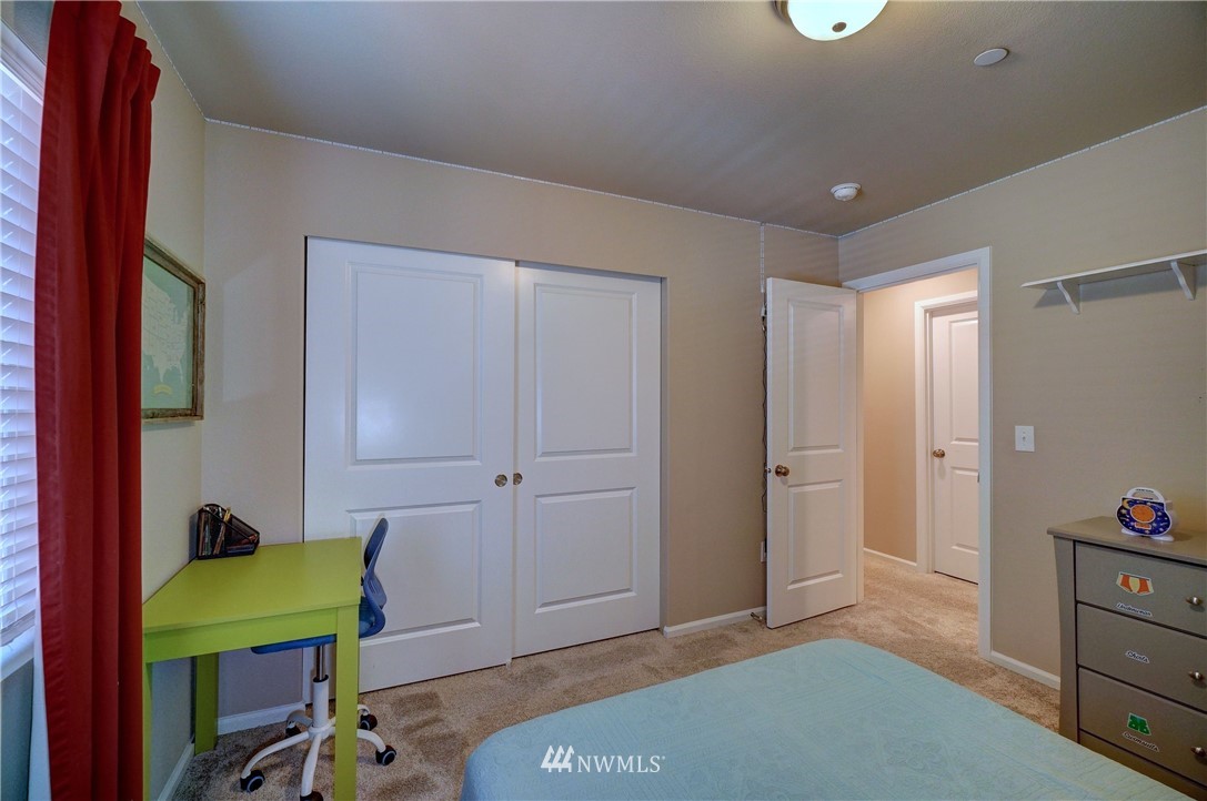 1114 Swan Loop DuPont, WA 98327 - Photo 23 of 39 Gallery Image 23