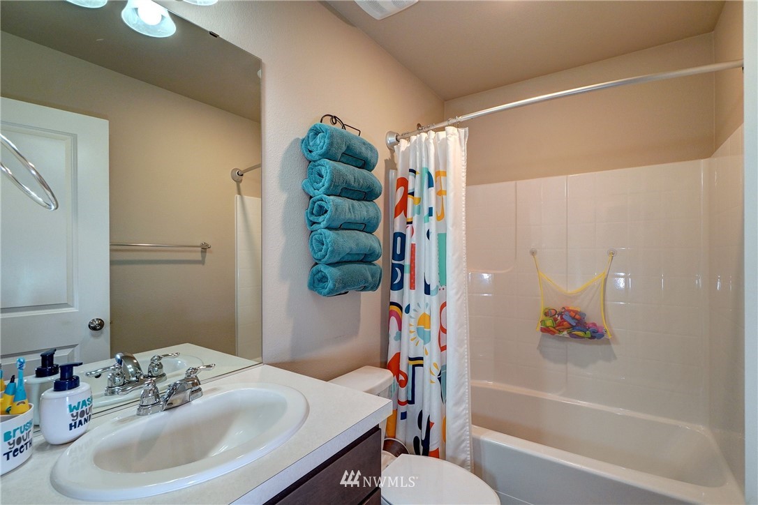 1114 Swan Loop DuPont, WA 98327 - Photo 27 of 39 Gallery Image 27