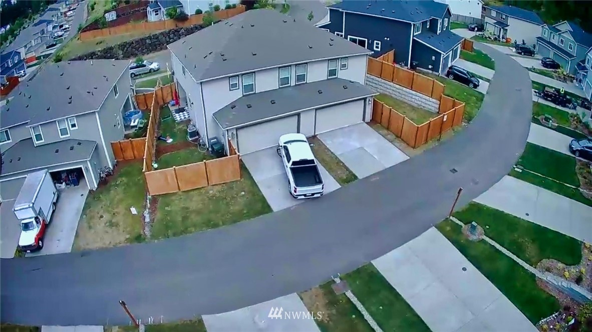 1114 Swan Loop DuPont, WA 98327 - Photo 37 of 39 Gallery Image 37