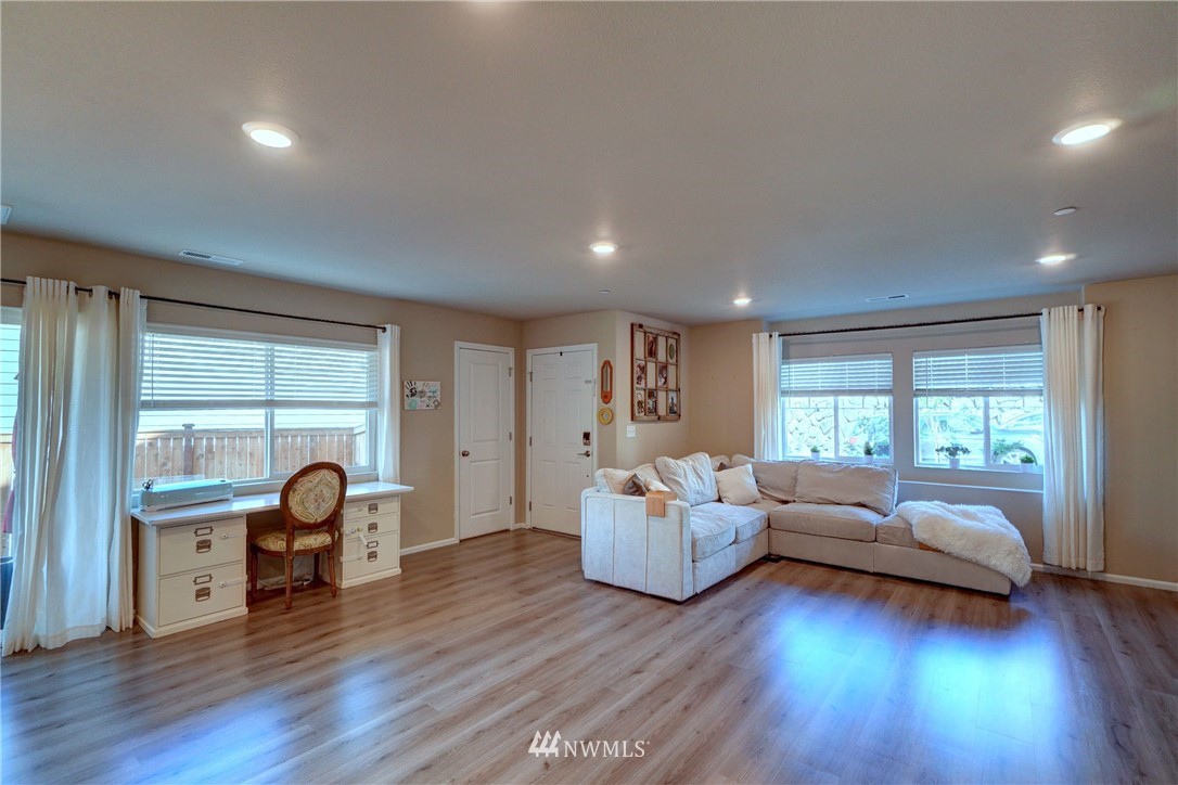 1114 Swan Loop DuPont, WA 98327 - Photo 7 of 39 Gallery Image 7