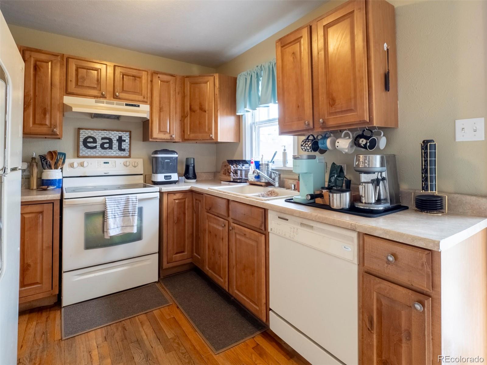 2880 Oneida Street Denver, CO 80207 - Photo 11 of 17