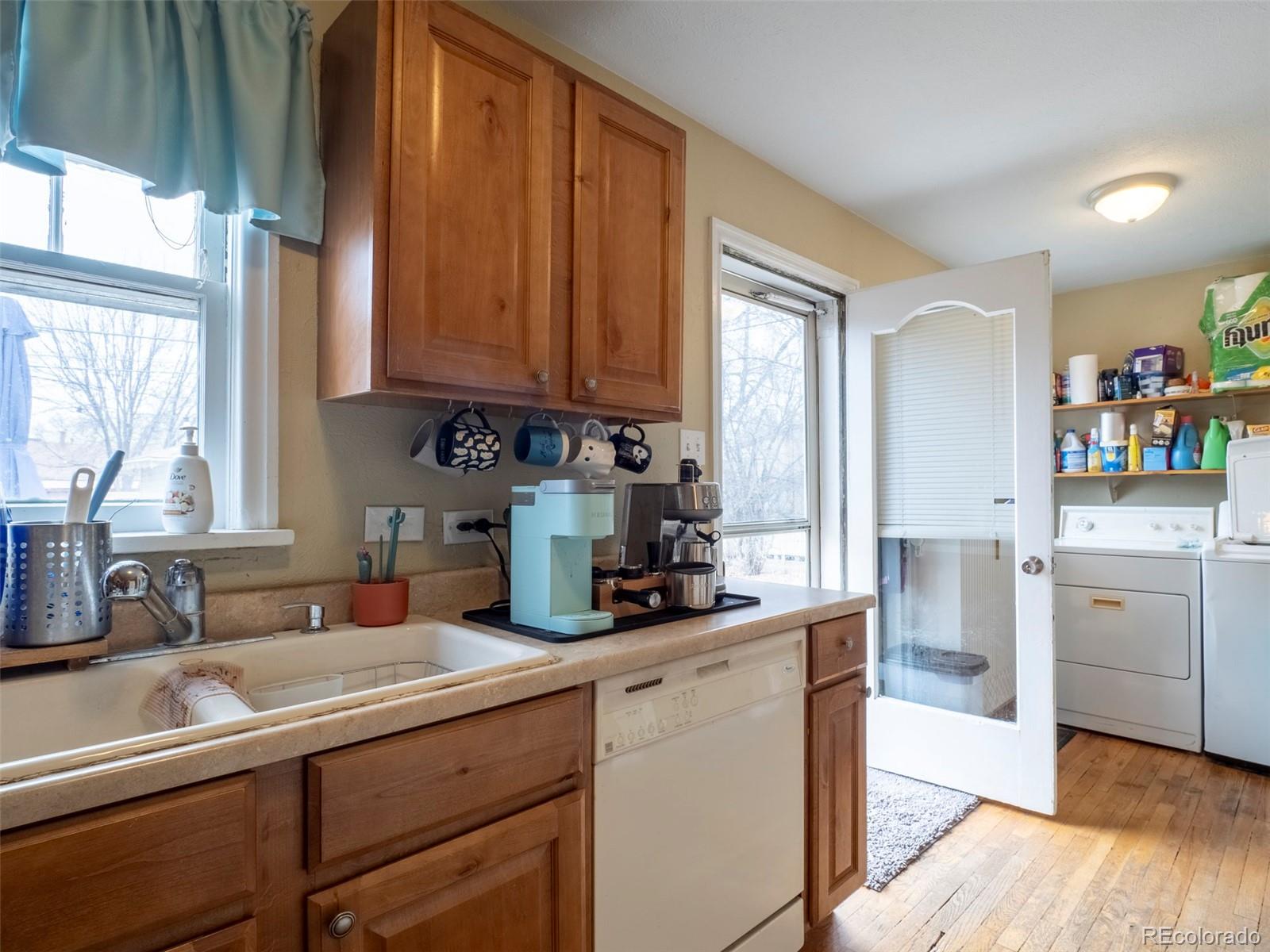 2880 Oneida Street Denver, CO 80207 - Photo 12 of 17