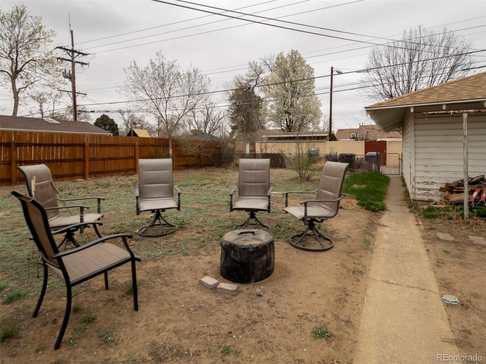 2880 Oneida Street Denver, CO 80207 - Photo 14 of 17