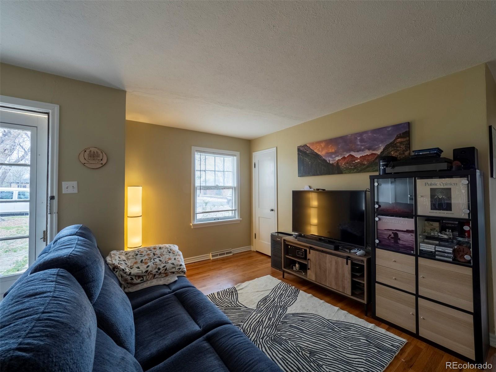 2880 Oneida Street Denver, CO 80207 - Photo 2 of 17