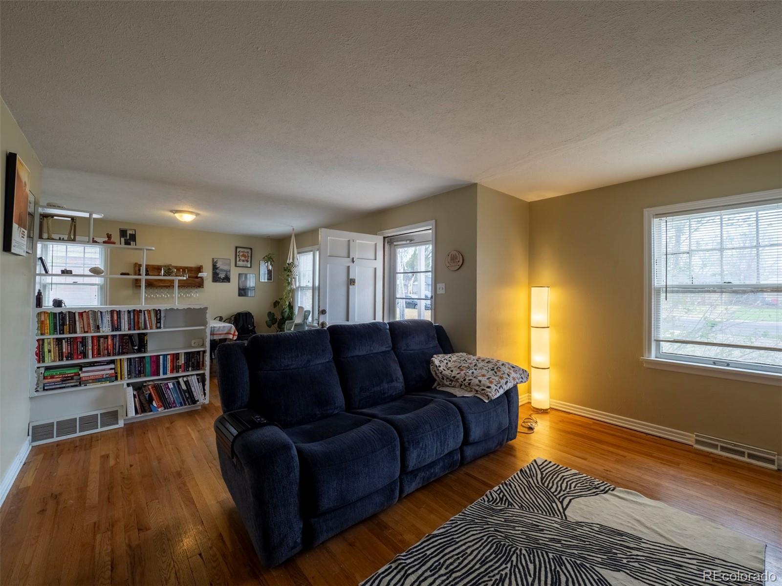 2880 Oneida Street Denver, CO 80207 - Photo 3 of 17