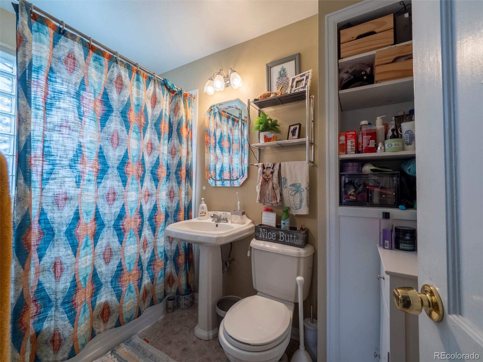 2880 Oneida Street Denver, CO 80207 - Photo 9 of 17