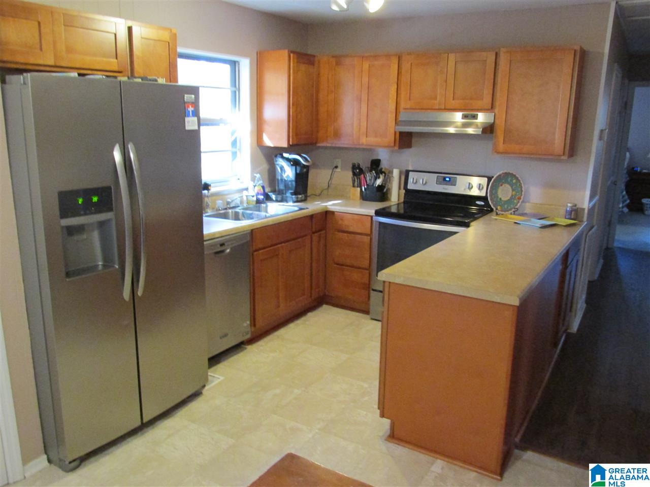 803 Ridgeway Drive Oneonta, AL 35121 - Photo 2 of 12
